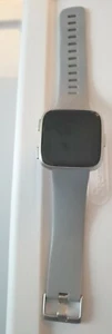 Fitbit Versa FB504 Smartwatch - Silver - Picture 1 of 3