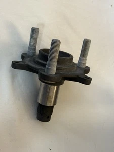 CAN-AM OEM FRONT HUB for CAN-AM SPYDERS | 706202435 - Picture 1 of 5