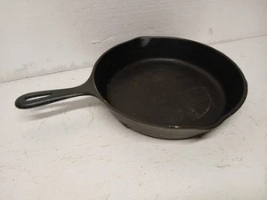 Wagner Ware Cast Iron 10 1/2 inch skillet no 8 Pan Made In USA - Picture 1 of 5