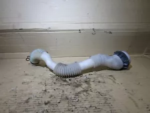 Isuzu Trooper Duty Mk2 windscreen washer bottle tank reservoir filler neck - Picture 1 of 5