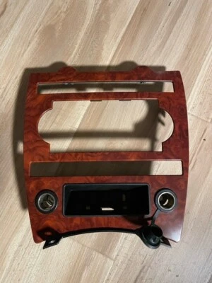 Jeep Commander Limited 2007 bisel de tablero OEM 44273 grano de madera OEM Foto 1 de 2