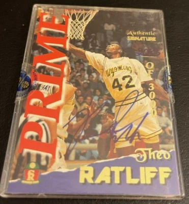 1995 Signature Rookies Prime Auto 2085/3000 Theo Ratliff #31 Rookie Auto RC - Image 1 of 2
