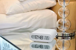 RRM116 Reloj Despertador Clásico con Radio FM de Oregon Scientifc - Bild 1 von 6