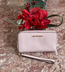 New Michael Kors Large Pink Pebble Leather Smartphone Wristlet, $178 - Picture 1 of 9