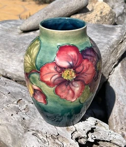 MOORCROFT ENGLISH ART POTTERY VASE FLAMBE GLAZE FLOWERS ENGLAND VINTAGE 7 1/8" - Picture 1 of 5