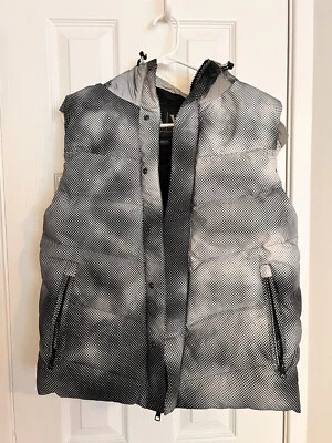 Armani Exchange Men’s Duck Down Puffer Shell/Vest With Hat Size Small - Image 1 of 4