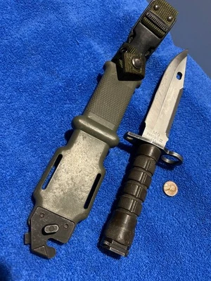 Faca de lâmina fixa vintage EUA Gi Phrobis III EUA M-9 e bainha Ontario M9 8A63Cat - Imagem 1 de 4