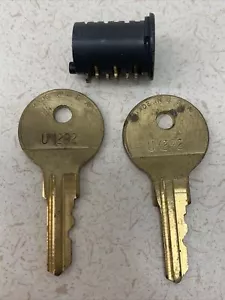 UM292 Key Replacement CM And Lock - Picture 1 of 3