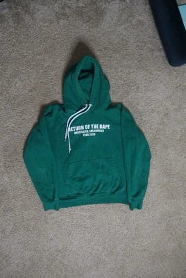 BAPE X SUDADERA CON CAPUCHA INVICTA VERDE PEQUEÑA Foto 1 de 4