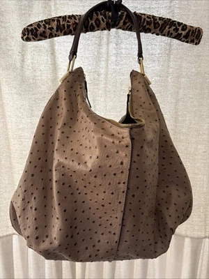 Bolso de mano GILI de cuero con textura de avestruz (NUEVO) Foto 1 de 4