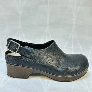 Bella Vita Starlee sz 8 Clogs Heel Strap Slip Resistant Black Tooled Leather - Picture 1 of 10