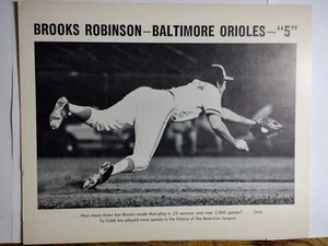 Vintage 1970 Baltimore Orioles Brooks Robinson Photo Card - Good Condition - Picture 1 of 6
