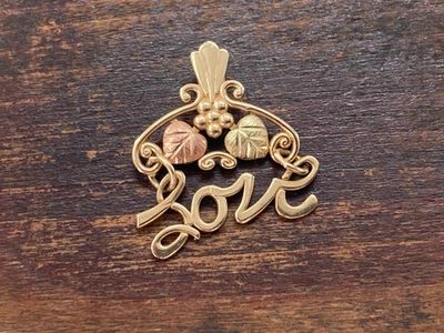 Colgante Coleman Co Black Hills 10K Multi Tono Oro Sólido Amor Escritura Palabras Dije Foto 1 de 4