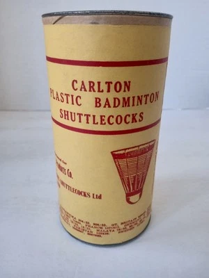De colección CARLTON POPULAR Plástico Bádminton Exterior Volantes Lata INGLATERRA Nos Foto 1 de 4