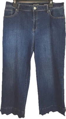 Pantalones de mezclilla recortados Susan Graver con dobladillo festoneado de tulipán Foto 1 de 4