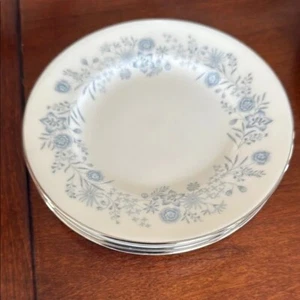 Wedgwood Bone China Belle Fleur - 8" Dessert/Salad Plate Set of 4 - Picture 1 of 2