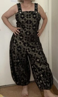 Mono hecho a mano arlequín dorado y negro talla mediana Foto 1 de 4