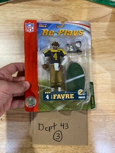 NIB 5" BRETT FAVRE GREEN BAY PACKERS ACTION FIGURE SERIES 3 RE PLAYS THROWBACK - Picture 1 of 3
