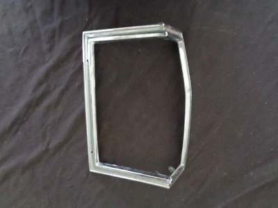 Chevrolet Caprice Impala 1977-1979 vagón luz trasera lámpara embellecedor bisel envolvente derecho Foto 1 de 4