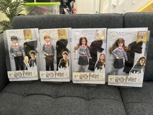 Harry Potter Wizarding World 4 Puppen Mattel: Harry-Ron-Hermonie & Ginny - Neu! - Bild 1 von 7