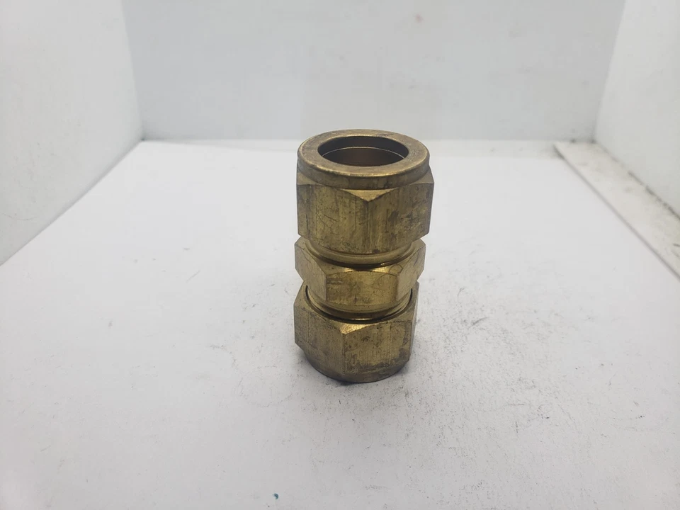 TUBO OD TYLOK B-12-DU REF(B-1210-6) UNIÓN LATÓN 3/4", NNB Foto 1 de 3