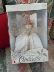 SPECIAL EDITION 1997 WALT DISNEY'S WINTER DREAMS BARBIE BY MATTEL NRFB K-B TOYS - Picture 1 of 3