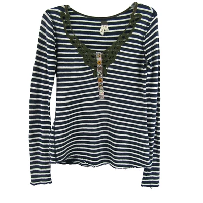 Top Henley We The Free People Call Back rayas azules talla S botones de encaje de ganchillo Foto 1 de 4