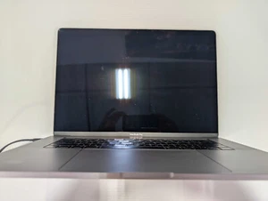 Apple MacBook Pro 15" (512GB, Intel i9, 2.3GHz, 16GB) (READ DESCRIPTION) - Afbeelding 1 van 3