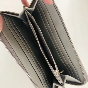 Payot Paris Women’s Wallet Silver Logo Patent Zip Around Coins Cards Notes Style - Bild 1 von 10