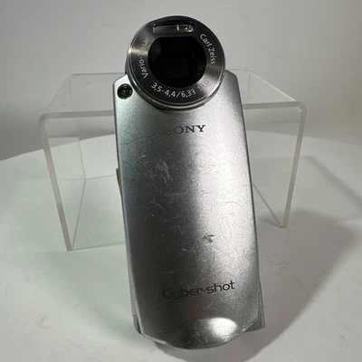 Câmera digital Sony Cyber-shot DSC-M2 prata com bateria e cartão de memória - Imagem 1 de 4
