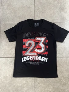 HUSTLE G "Legend 23" Black & Red T-Shirt Men's Size Large Excellent Condition - Foto 1 di 4