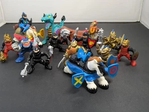 Lote de figuras de acción Fisher Price Great Adventures Jousting Knights, DRAGON de colección - Imagen 1 de 13