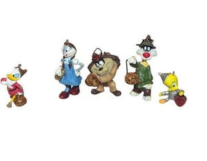 Hallmark Keepsake trucco o trattamento in OZ Looney Tunes Halloween 4 ornamenti + 1 - Foto 1 di 6