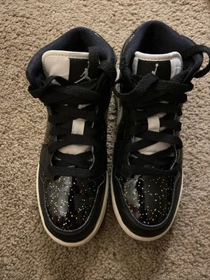 Nike Air Jordan Retro 1 Juvenil (talla 5y) Foto 1 de 4