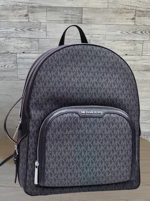 Mochila con bolsillo con cremallera y logo grande para mujer Michael Kors Jaycee Bolsa de viaje Negra Foto 1 de 4