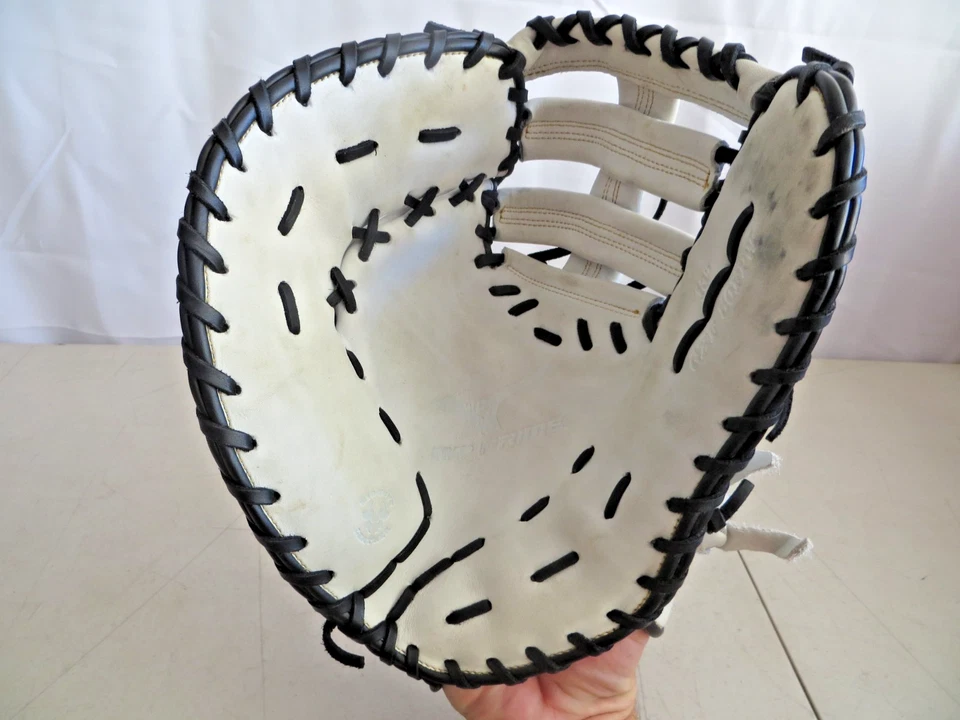 MIZUNO MVP PRIME 13" GXF 50FPW SOFTBALL WHITE LEATHER LEFT HANDED 1B MITT - Image 1 of 4