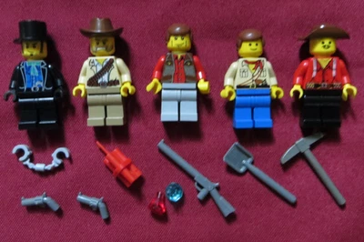 LEGO COWBOYS/WESTERN MINIFIGURES LOT. 5 FIGS & ACC - Image 1 of 2
