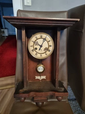 Biete zum Verkauf An Eine Wanduhr Von Gustav Becker Das Uhrwerg Funktioniert - Image 1 of 4