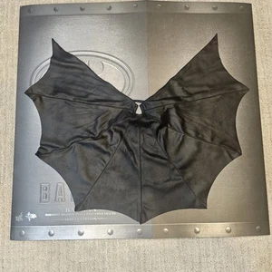 1/6 Hot Toys Batman 1989 Michael Keaton NEW Cape MMS693 MMS692 DX09 Returns - Picture 1 of 1