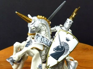 Figuras escudo espada medieval unicornio caballo caballero blanco papo 2007 oro plata - Imagen 1 de 12
