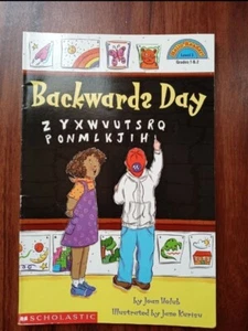 π Backwards Day (Hello Reader Level 3 - Grades 1-2) by Joan Holub Paperback π - Foto 1 di 3