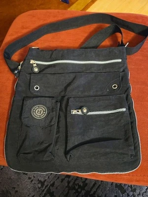 Raumwunder Umhängetasche,erweiterbar,Unisex, schwarz mit grauen Reißverschlüssen - Bild 1 von 4