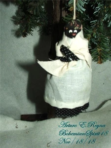 AMERICANA WOMAN BY: ARTURO E.REYNA ANTIQUE STYLE CHRISTMAS TREE ORNAMENT - Picture 1 of 4