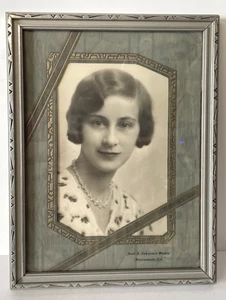 Vintage Art Deco Wooden Silver Freestanding Picture Frame w/Mat & Photo - Picture 1 of 15