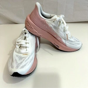 Chaussures de course athlétique femme Brooks Launch 11 rose/blanc pointure 7 - Photo 1/11