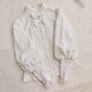 Damen Mädchen Lolita Shirt Top Bluse Knopf Schleife Rüschen Puffärmel Japanisch - Bild 1 von 4