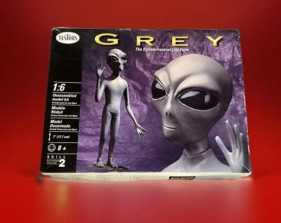 Testors Grey Alien The Extraterrestrial Life Form 1/6 Scale Model Kit #761 -NEW - Image 1 of 4