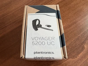 NEW Plantronics Voyager B5200 UC (206110-101) Wireless Bluetooth Headset - Photo 1 sur 3