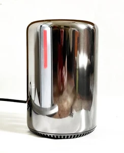 APPLE MAC PRO LATE 2013 BUNDLE, 3.7GHz Quad-Core, 32GB DDR3, 256GB SSD w/ EXTRAS - Afbeelding 1 van 12