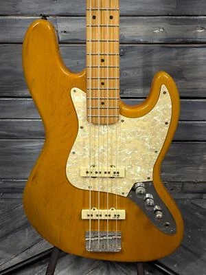 Bajo eléctrico Stagg estilo J usado Foto 1 de 4